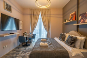 Primestay - Stylish Studio Apartment in Azizi Aura, Dubai
